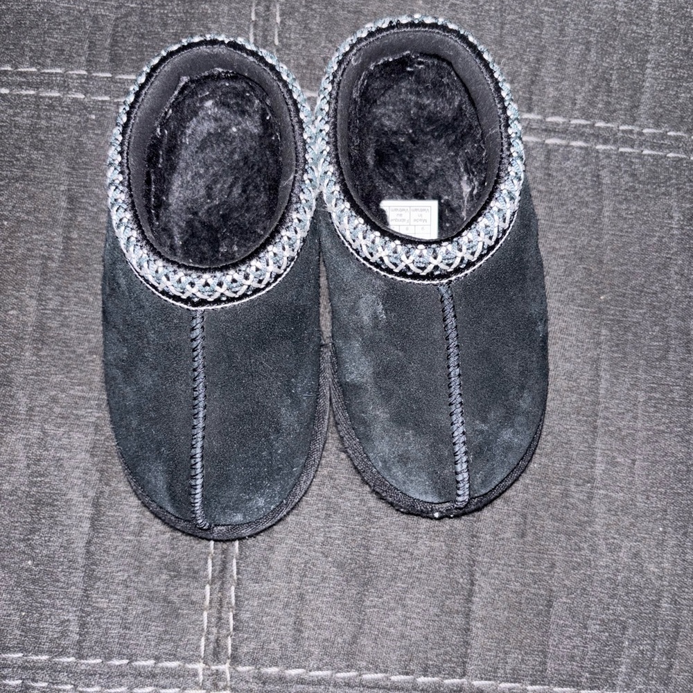 Cozy Black Slippers with Knit Trim